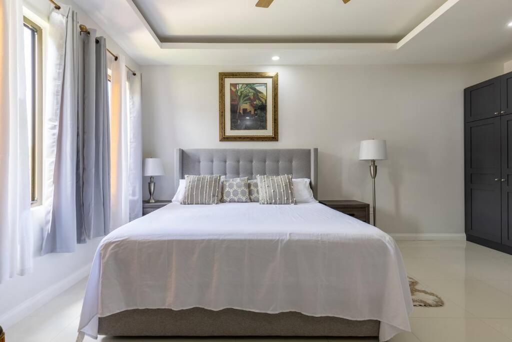 Sun Shine Luxury Villas 2 Bedroom Pool & Gym Ocho Rios St Ann Exterior foto