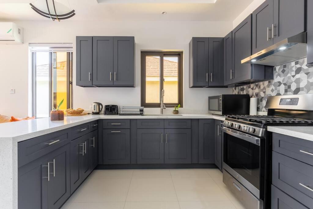 Sun Shine Luxury Villas 2 Bedroom Pool & Gym Ocho Rios St Ann Exterior foto
